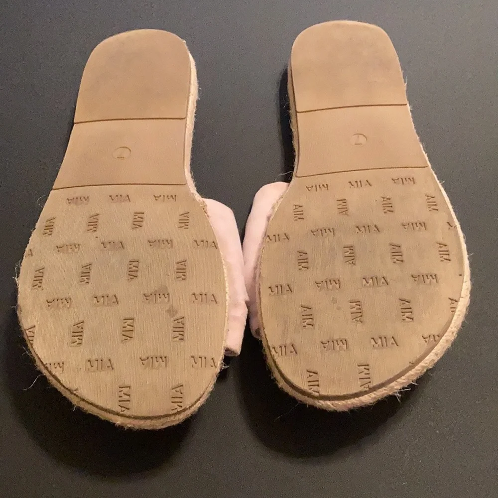 MIA Sandals Size 7‎